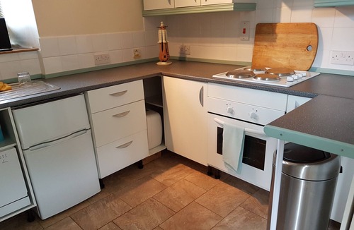 Yealand Redmayne Cottage | Cottage - Sleeps 4 - Pets Ok - Garden - Parking