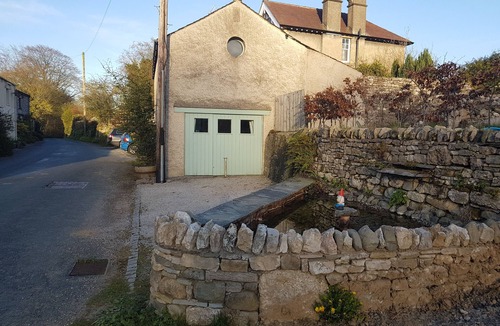 Yealand Redmayne Cottage | Cottage - Sleeps 4 - Pets Ok - Garden - Parking