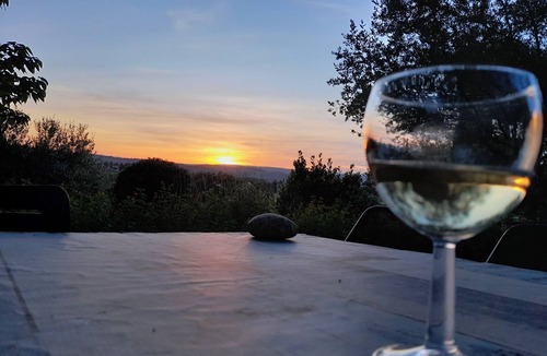 Pont-Saint-Esprit Apartment | Cottage SOLEIL on a French vacation farm in Provence