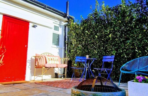 Dublin Apartment | Cottage Studio with Private Garden Patio