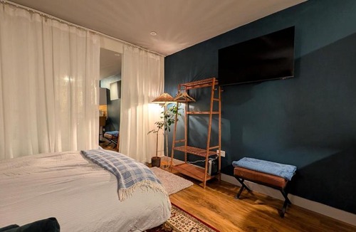 Dublin Apartment | Cottage Studio with Private Garden Patio