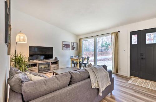 Osage Beach House | Cottage w/Fire Pit by Lake of the Ozarks Shootout