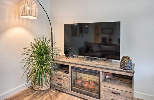 Osage Beach House | Cottage w/Fire Pit by Lake of the Ozarks Shootout