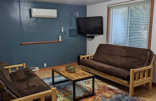 Williamsburg Hotel | Cottage - Williamsburg Pet-Friendly Getaway – Heated Pool, Free Game Room