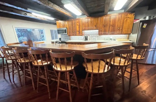 Irondale Cottage | Cottage with commanding views of the lake on a large piece of Canadian Shield