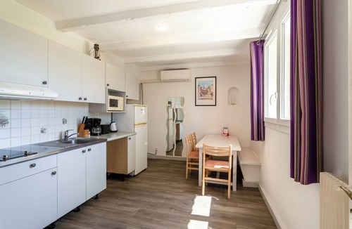 La Roque-sur-Pernes House | Cottage with AC and pool n°19