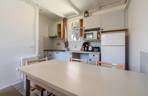 La Roque-sur-Pernes House | Cottage with AC and pool n°19