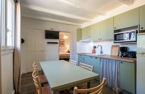 La Roque-sur-Pernes House | Cottage with garden in a quiet setting n°8