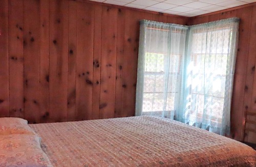 Meredith Cottage | Cottage with beach access, a fireplace, yard, grill, cable & golf nearby