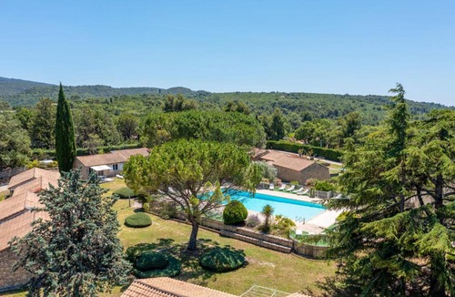 La Roque-sur-Pernes House | Cottage with views in a quiet setting n13