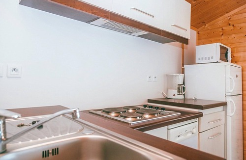 Monclar-de-Quercy Cottage | Cottage with Heated Pool in Monclar