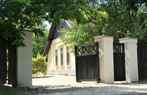 Tiszaszentimre House | Cottage with garden, barbecue and terrace