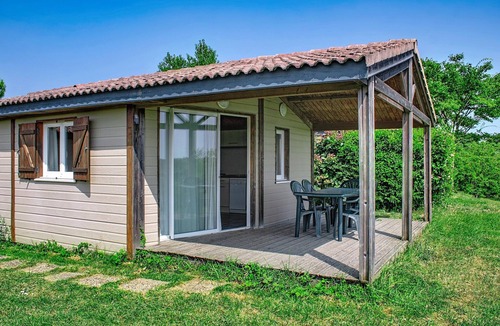 Monclar-de-Quercy Cottage | Cottage With Heated Pool in Monclar