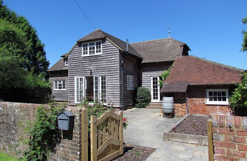 Etchingham Cottage | Cottage With Large Private Swimming Pool, WiFi,Views And Gardens