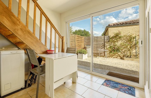 Pont-de-l'Isere House | Cottage with Private Spa and Pool