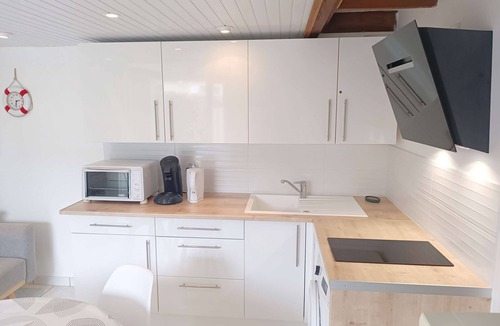 La Remigeasse House | Cottage with Terrace, Parking 800m from the Beach