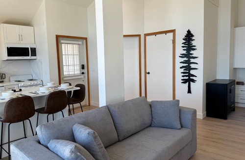 Pender Island Cabin | Cottage with West Suite at Sahhali on the Bluffs