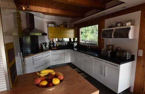 Le Chinaillon Ski Chalet | Cottages for 11 People