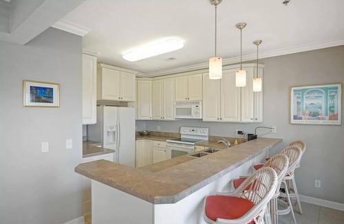 Ocean Isle Beach Villa | CottageVacations4u "7 Day Weekend" 200 YDS to beach-pool club-tennis-pickleball-basketball courts