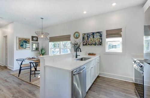 Thunderbolt Condo | Cotton Bleu- Coastal Convenience & Close to SAV by Lucky Savannah