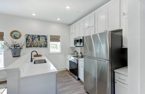 Thunderbolt Condo | Cotton Bleu- Coastal Convenience & Close to SAV by Lucky Savannah