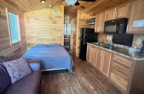 Chocowinity Cabin | Cotton Patch Landing Campground & Marina