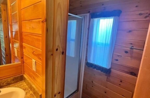 Chocowinity Cabin | Cotton Patch Landing Campground & Marina