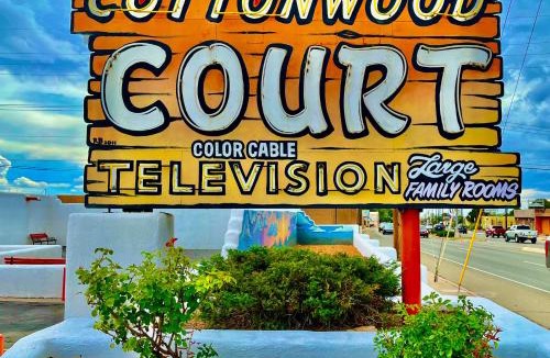 Southside Hotel | Cottonwood Court Motel