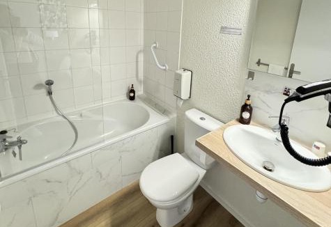 Saint-Marc Hotel | Couett'Hôtel Brest Port de plaisance, Les pieds dans l'eau