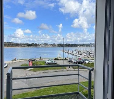 Saint-Marc Hotel | Couett'Hôtel Brest Port de plaisance, Les pieds dans l'eau
