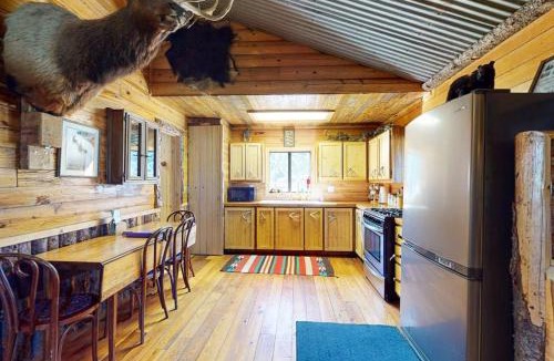 South Fork House | Cougar Canyon Bunk House