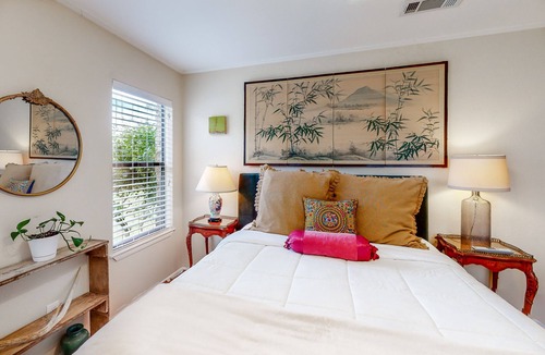 Dripping Springs House | Country-Adorned Home with Shared Pool & Hot Tub on Large Property - Dog-Friendly