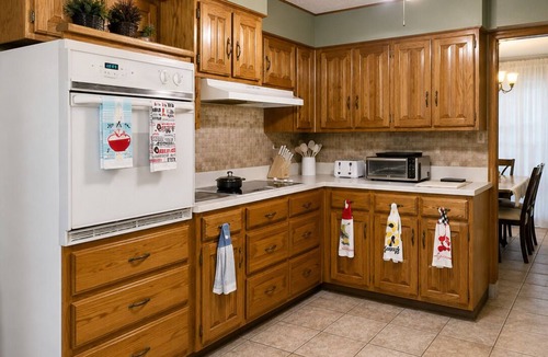 Early House | Country Comfort - Spacious Brownwood Home