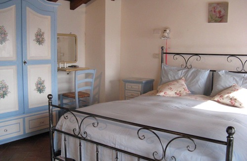 Borso del Grappa Bed & Breakfast | COUNTRY COSTS CLUB - roses room