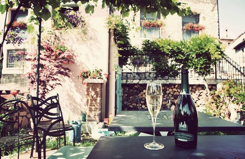 Borso del Grappa Bed & Breakfast | COUNTRY COSTS CLUB - roses room
