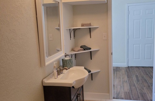 Orlando Cottage | Country Cottage one mile from UCF and close to Disney