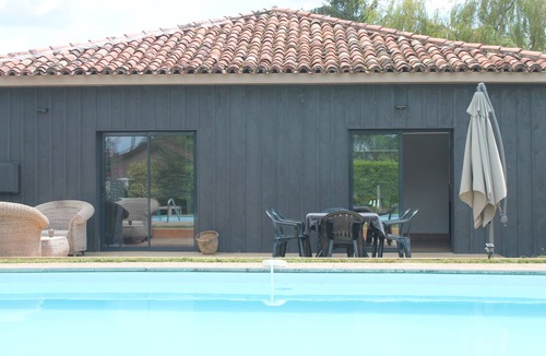Lagrange Cottage | Country cottage with swimming pool
