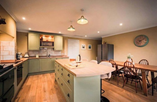 Letham Grange House | Country Farmhouse, Hot Tub, Sleeps 11