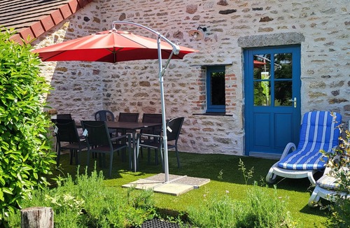 Saint-Marcelin-de-Cray House | Country cottage for a relaxing stay. Pets welcome