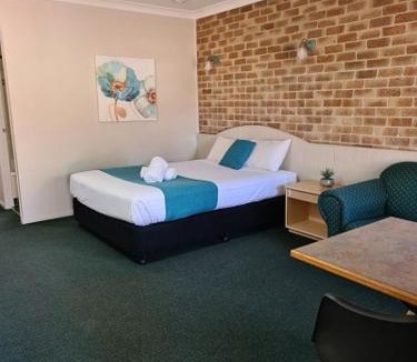 South Toowoomba Hotel | Country Gardens Motor Inn