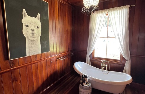 Upper Tooloom House | Country getaway at Calderwood Homestead
