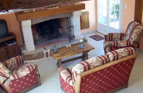 Gisay-la-Coudre House | Country gite with enclosed garden located 1 hour 15 from the seaside