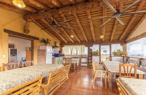 Santo Tome del Puerto House | Country House 'Perro' with Mountain View, Private Garden and Wi-Fi
