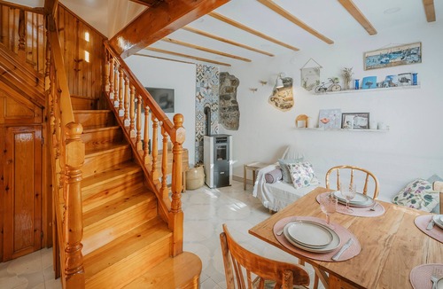 Llanaves de la Reina House | Country Home 'La Casa De Sara ' with Mountain View, Private Terrace and Wi-Fi