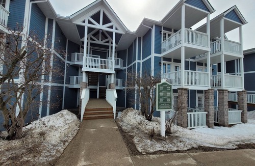 Oro-Medonte Apartment | Country Horseshoe Valley
