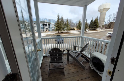 Oro-Medonte Apartment | Country Horseshoe Valley