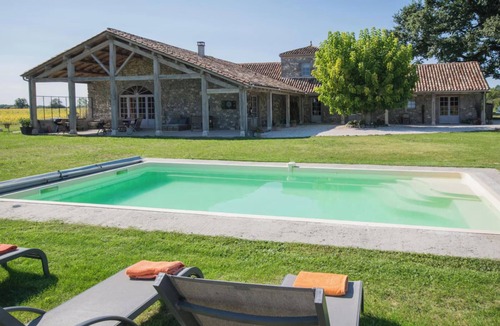 Fargues-sur-Ourbise Villa | Country House 'Manoir Penansud' with Private Pool, Private Terrace and Wi-Fi