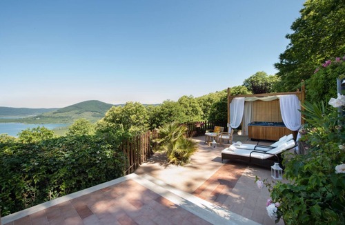 Caprarola House | Country House at lake near Rome Pool, Jacuzzi, WiFi, View up to 5