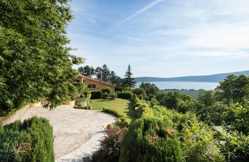 Caprarola House | Country House at lake near Rome Pool, Jacuzzi, WiFi, View up to 5