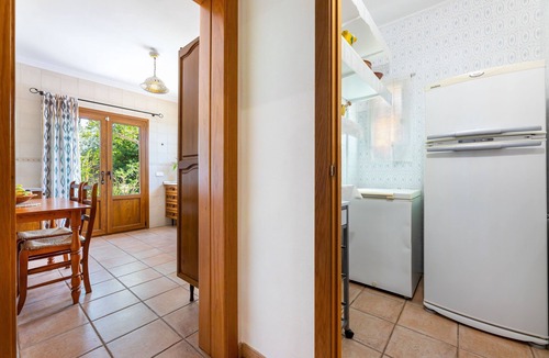 Binissalem Villa | Country House 'Can Putxeta' with Mountain Views, Private Pool and Wi-Fi